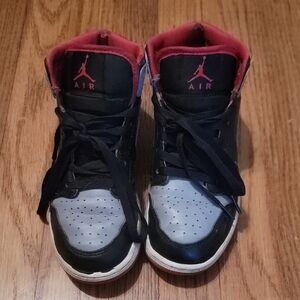 Nike Kids Black Grey and Red Sneakers